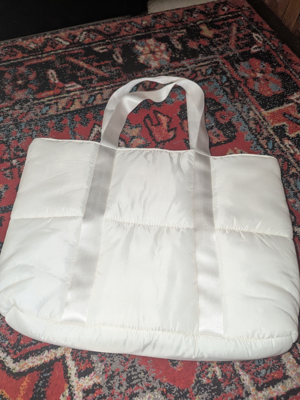 Abercrombie & Fitch White Quilted Tote